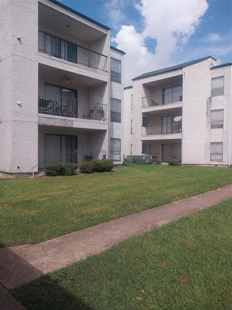 2816 S Bartell Drive 24 Houston TX 77054