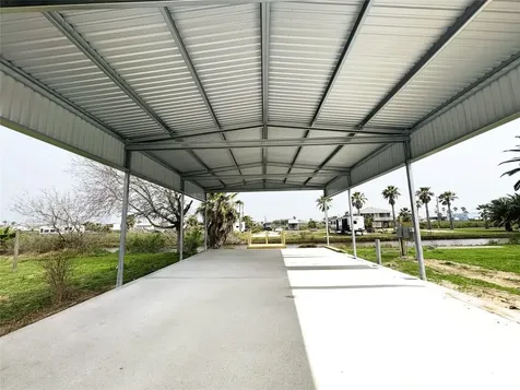 1176 N Tinkle Lane Crystal Beach TX 77650
