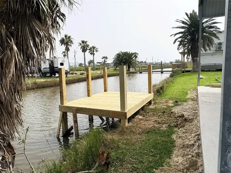 1176 N Tinkle Lane Crystal Beach TX 77650