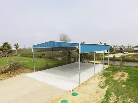 1176 N Tinkle Lane Crystal Beach TX 77650