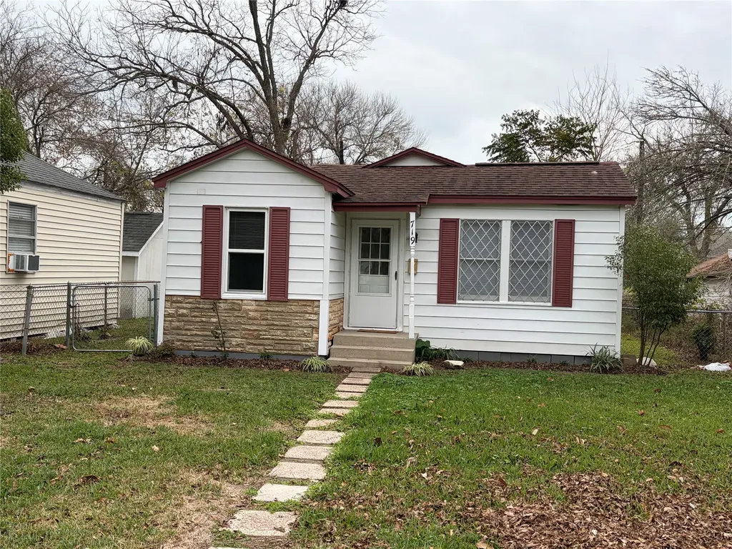 719 16th Avenue N Texas City TX 77590