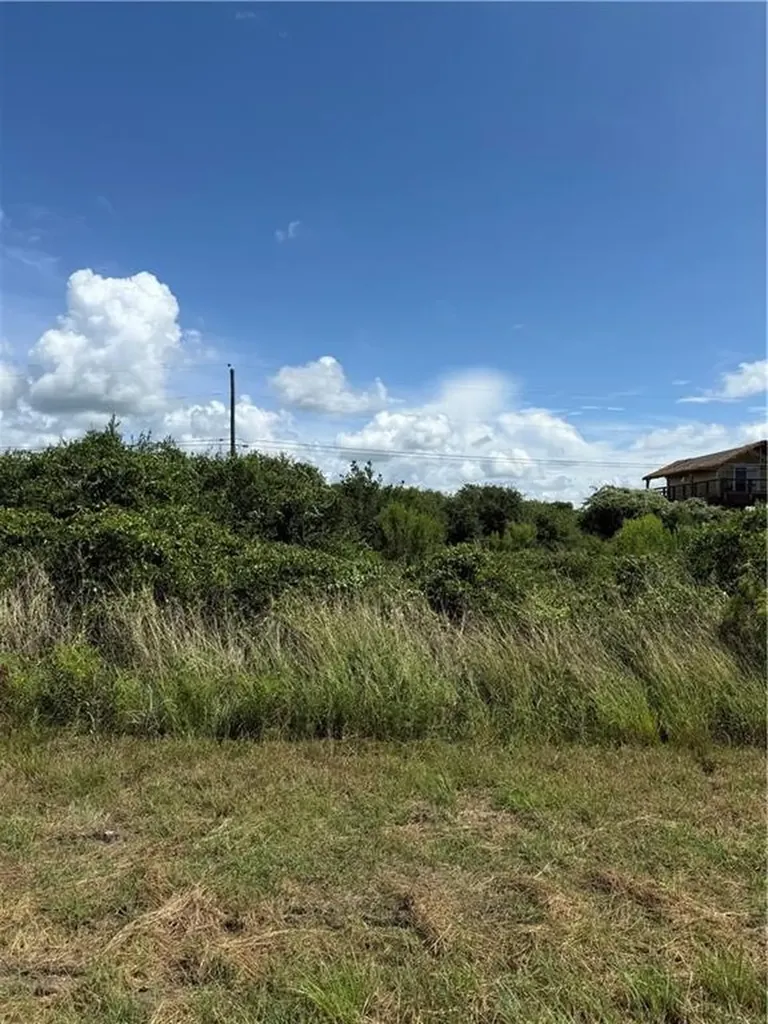 148 W Glen Oak Lane Rockport TX 78382