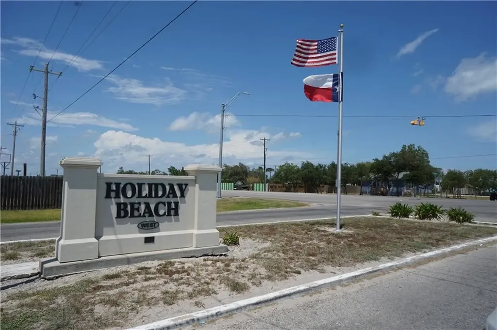 148 W Glen Oak Lane Rockport TX 78382
