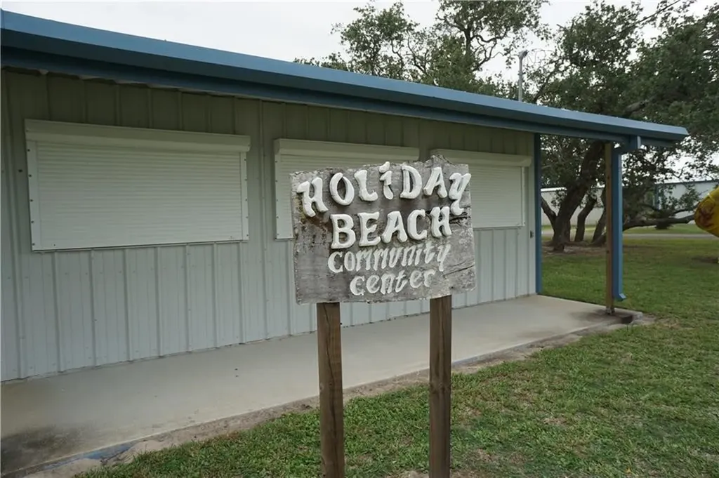 148 W Glen Oak Lane Rockport TX 78382