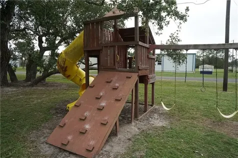 148 W Glen Oak Lane Rockport TX 78382