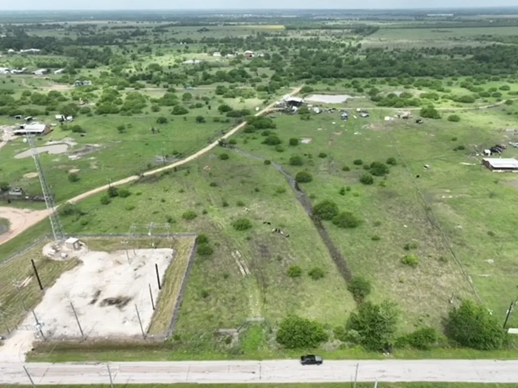 3507 Oil Field Road Bellville TX 77418