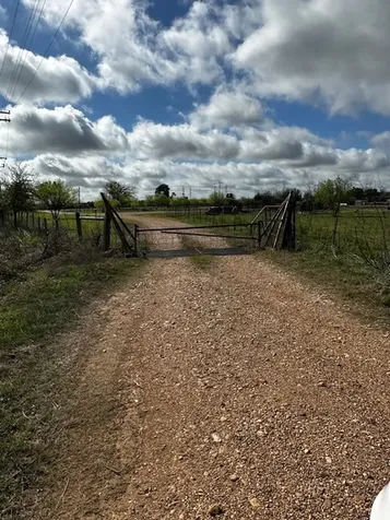 3507 Oil Field Road Bellville TX 77418