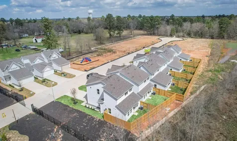 2713 Discovery Trails Court Conroe TX 77301