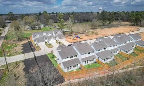 2713 Discovery Trails Court Conroe TX 77301