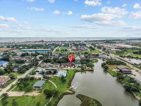 88 Bayou Lane Kemah TX 77565