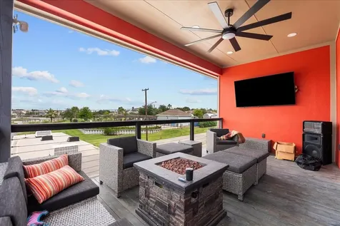 88 Bayou Lane Kemah TX 77565