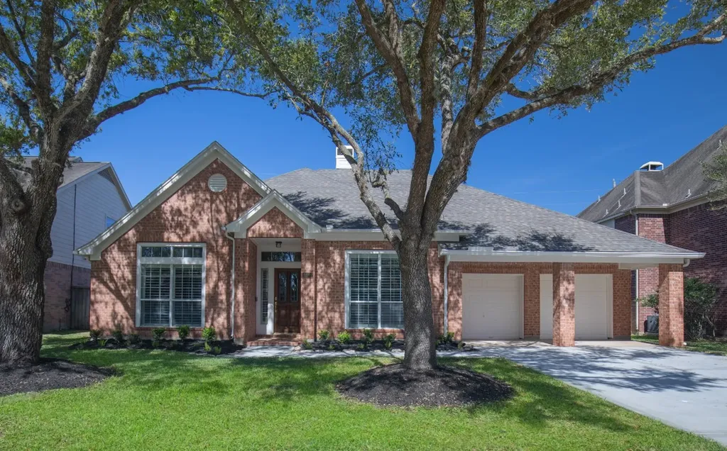 2307 Upland Park Drive Sugar Land TX 77479