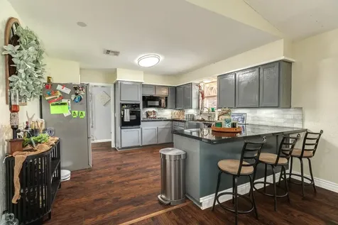 112 Blossom Street Lake Jackson TX 77566