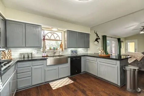 112 Blossom Street Lake Jackson TX 77566