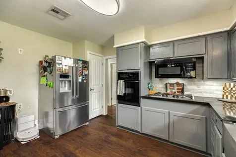 112 Blossom Street Lake Jackson TX 77566