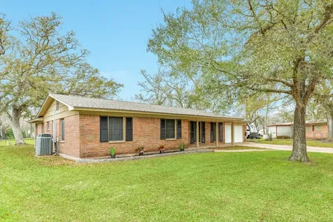112 Blossom Street Lake Jackson TX 77566