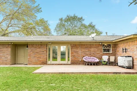 112 Blossom Street Lake Jackson TX 77566