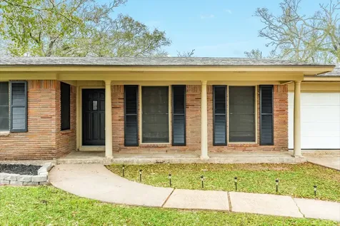 112 Blossom Street Lake Jackson TX 77566