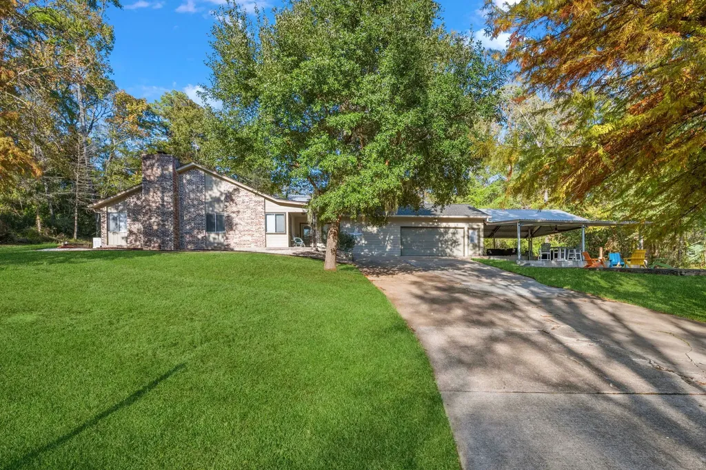 141 White Oak Street Point Blank TX 77364