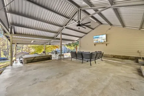 141 White Oak Street Point Blank TX 77364