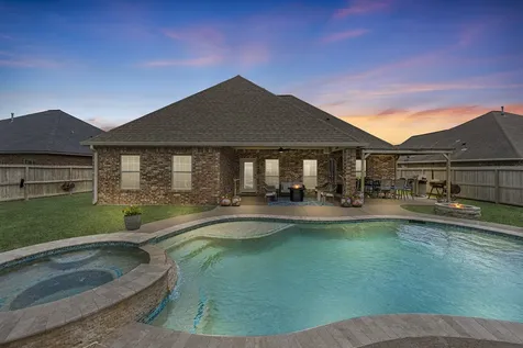 305 Poppy Street Lake Jackson TX 77566