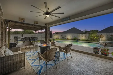 305 Poppy Street Lake Jackson TX 77566