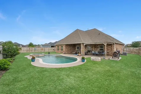 305 Poppy Street Lake Jackson TX 77566