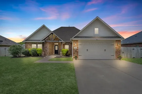 305 Poppy Street Lake Jackson TX 77566