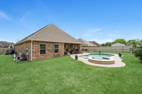 305 Poppy Street Lake Jackson TX 77566
