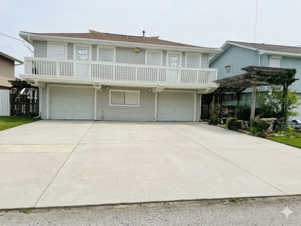 662 Warsaw Street Galveston TX 77563