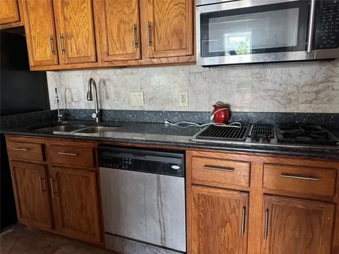 662 Warsaw Street Galveston TX 77563