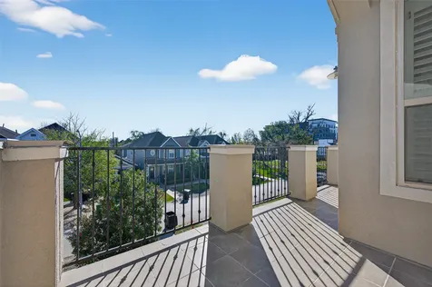 823 W 21st Street Houston TX 77008