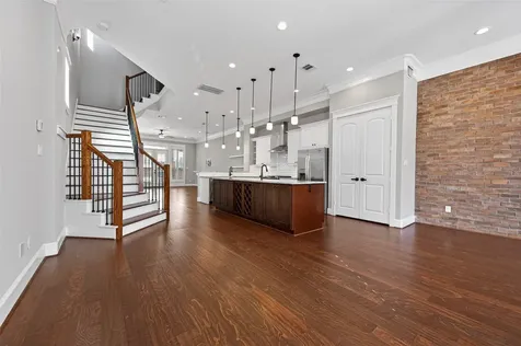 823 W 21st Street Houston TX 77008