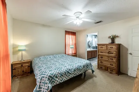 65 Cauthen Drive Huntsville TX 77320