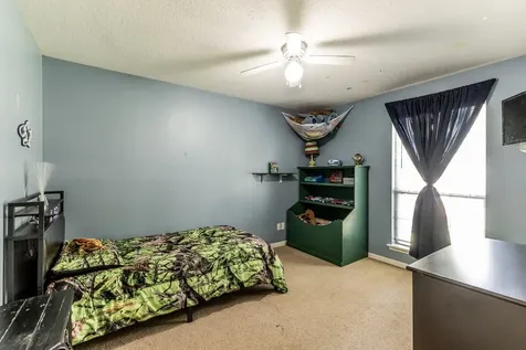 65 Cauthen Drive Huntsville TX 77320