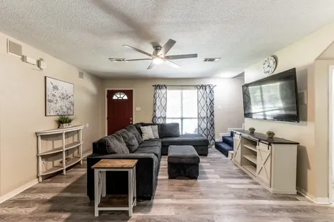 65 Cauthen Drive Huntsville TX 77320