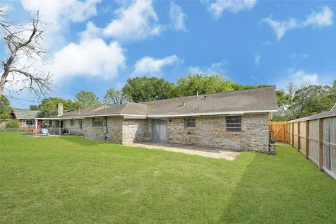 5910 Verdome Lane Houston TX 77092