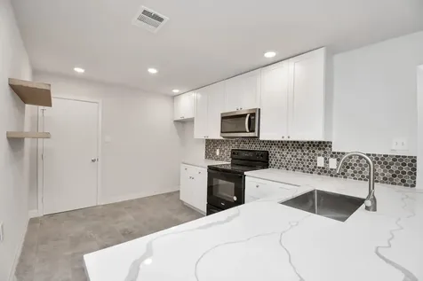 5010 Creekbend Drive Houston TX 77035