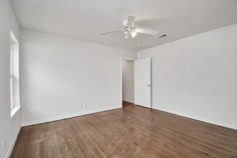 5010 Creekbend Drive Houston TX 77035