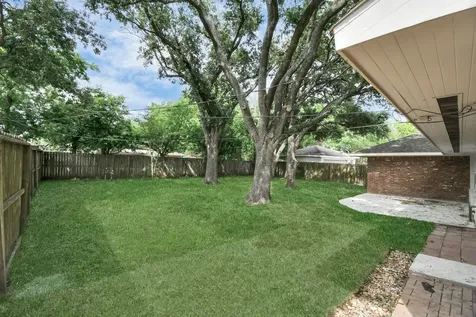 5010 Creekbend Drive Houston TX 77035