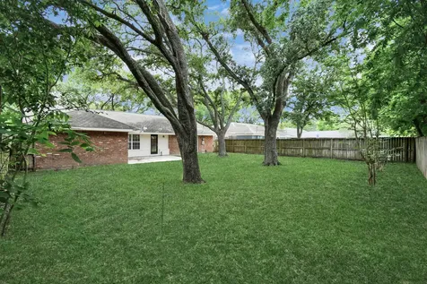 5010 Creekbend Drive Houston TX 77035