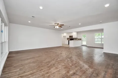 5010 Creekbend Drive Houston TX 77035
