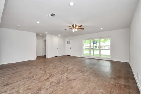 5010 Creekbend Drive Houston TX 77035