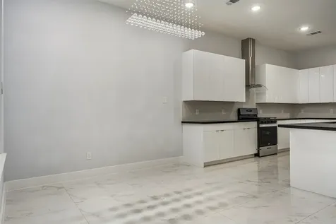4934 Creekmont Drive Houston TX 77091