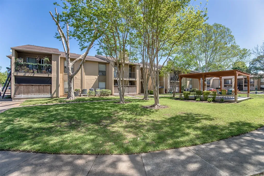 3300 Pebblebrook Drive 36 Seabrook TX 77586