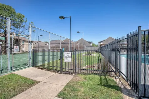 3300 Pebblebrook Drive 36 Seabrook TX 77586