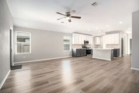 4027 Spurwing Lane Baytown TX 77521
