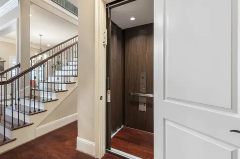 108 Mcgoey Circle The Woodlands TX 77384