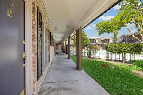 9025 Gaylord Drive 109 Houston TX 77024