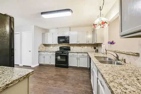 3013 Flower Field Lane 4 Pearland TX 77584
